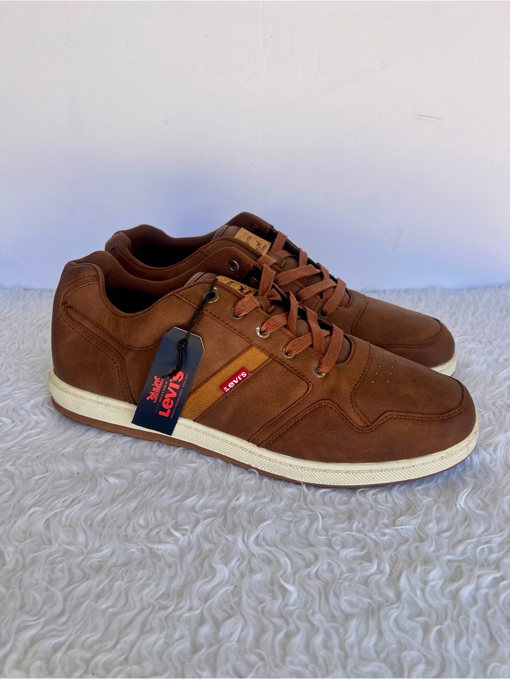 LEVI’S LOW TOP BROWN MEN’S SNEAKERS SIZE 13 NWT